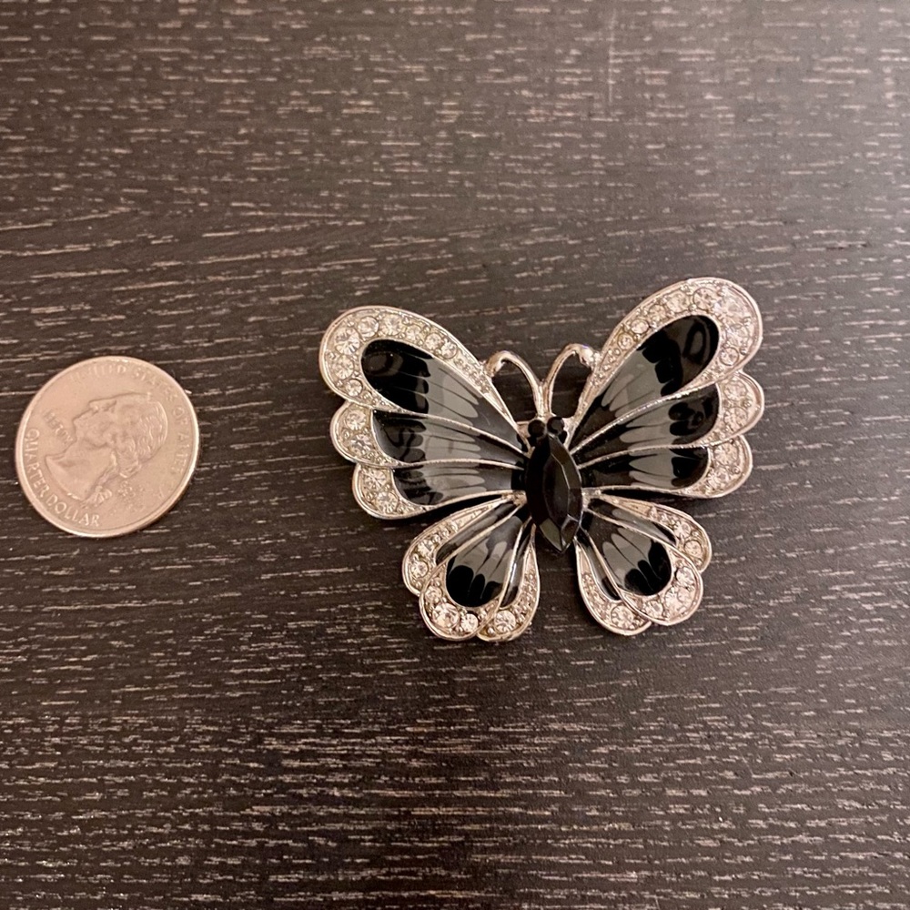 Pin - butterfly design